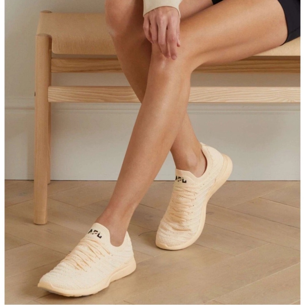 APL Techloom Wave Hybrid Running Shoe Cream Womens Size 8